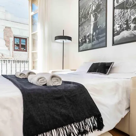 Inviting In Historic Center By Rems מאלגה
